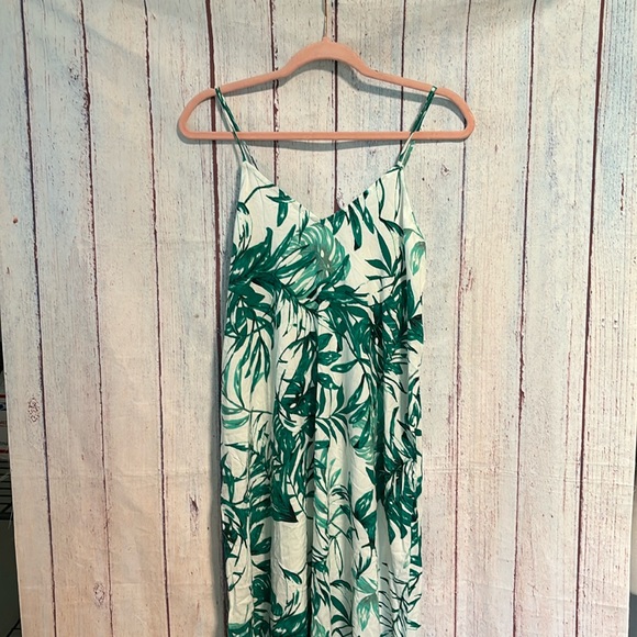 NWT Boho Me Green Leaf Print Women's Dress - Picture 2 of 12